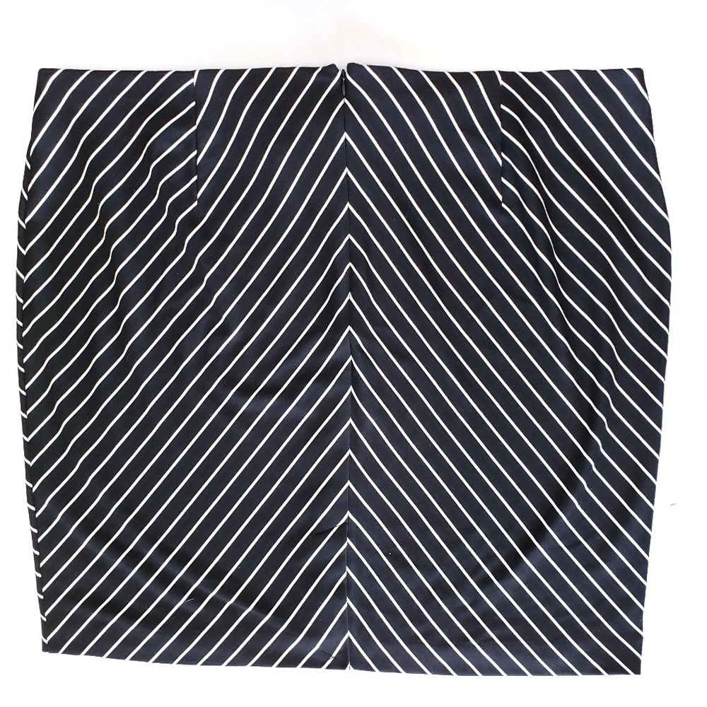 Lane Bryant Skirt Size 26 Black & White Striped Pencil - Picture 2 of 3
